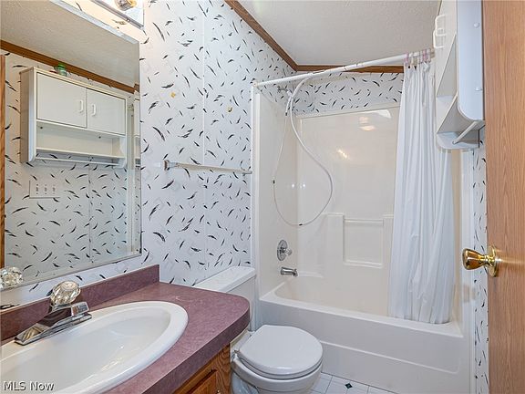 5th image of 9 Overland Dr