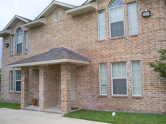 3rd image of 2331 Cornell Dr