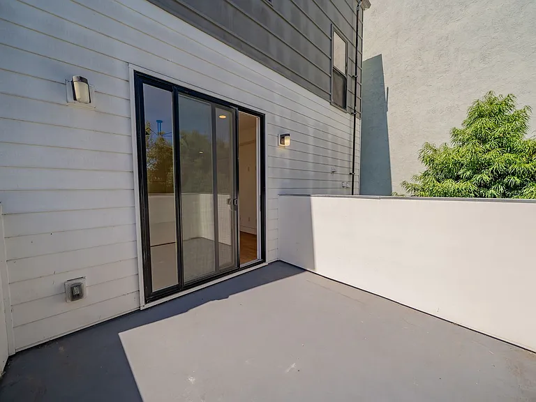 848 32nd Street — Photo 28