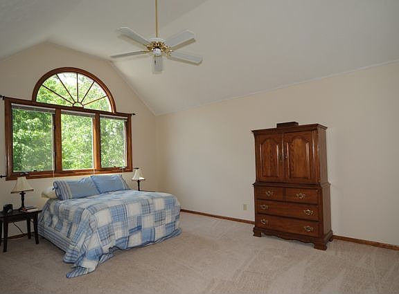 5th image of 14217 S 31st St