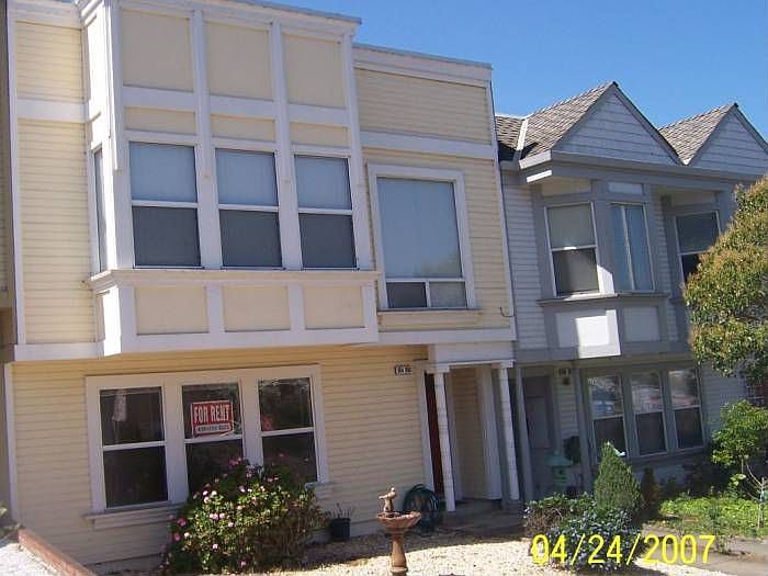 1st image of 906 Wyandotte Ave