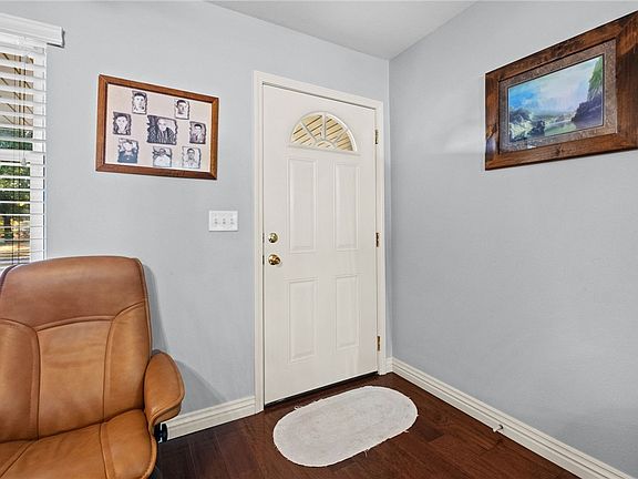 5th image of 604 Andy St