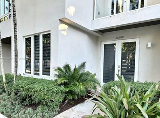 10560 NW 63rd Ter, Doral, FL 33178