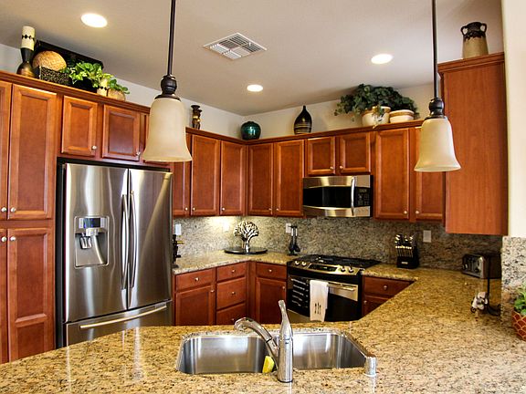 5th image of 209 Talmont Cir