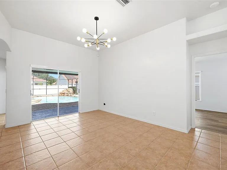 2210 Towering Oaks Cir — Photo 10