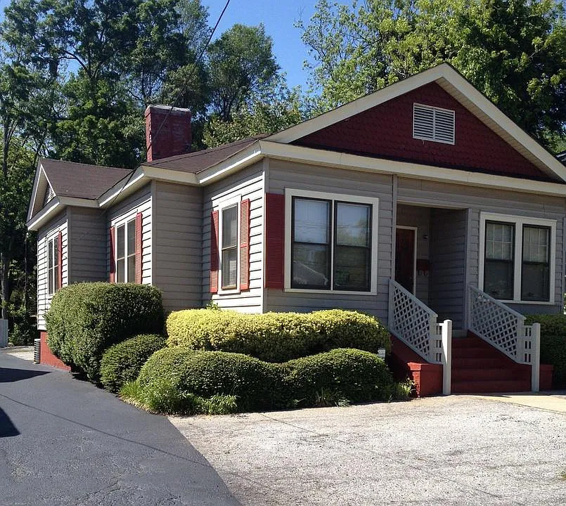 206 Mills Ave