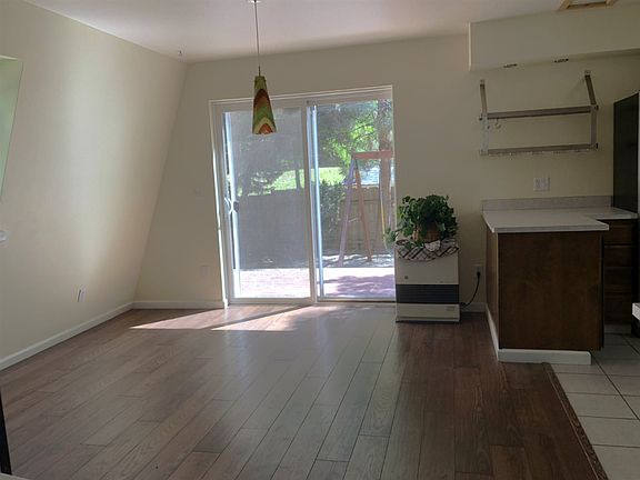 3rd image of 182 Stacy Ct