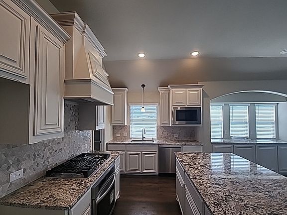 5th image of 1408 Stone Ridge Dr