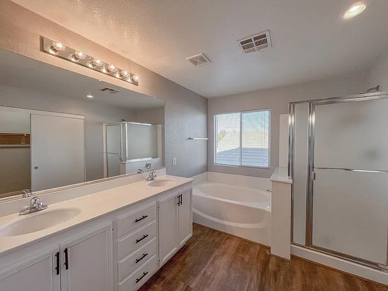3335 Antique Rose Dr — Photo 23