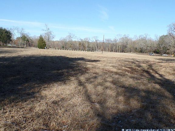 2nd image of 310 Bragg Dr