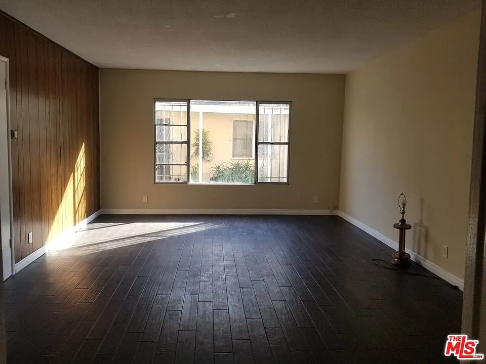 2 bed, 1.5 bath, $2,450 — Photo 2