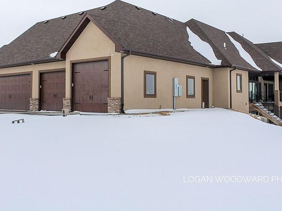 3rd image of 6465 Cerise Cir