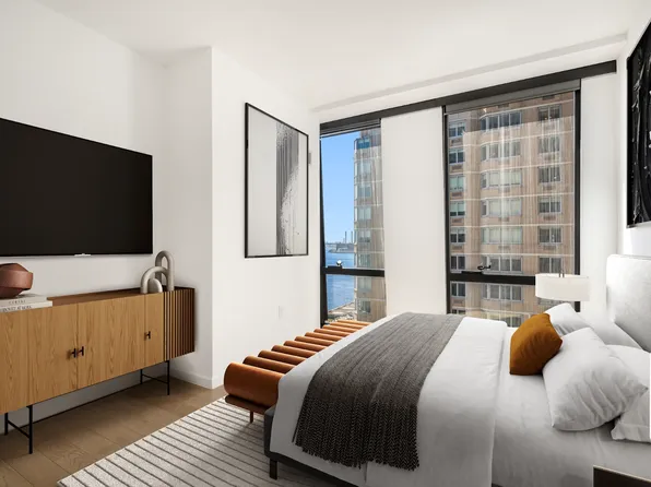 626 1st Avenue image 4 of 39