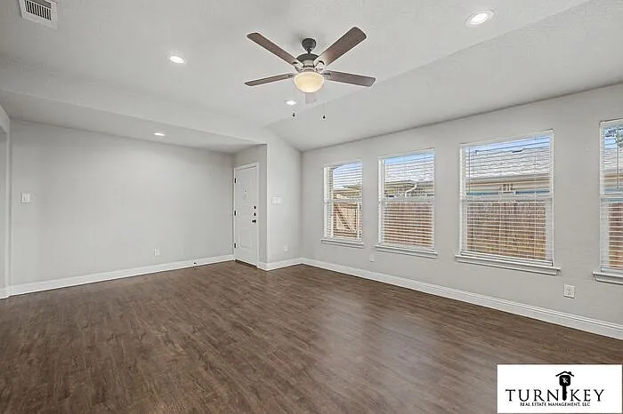 1324 White Sand Dr — Photo 3