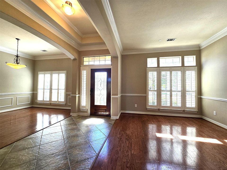 1st image of 1813 Sandy Lake Dr
