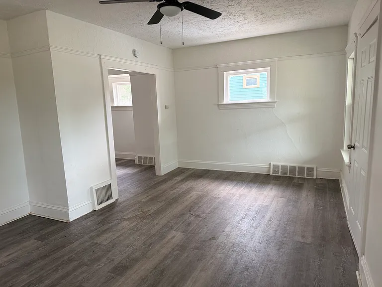 4007 Behrwald Ave — Photo 12