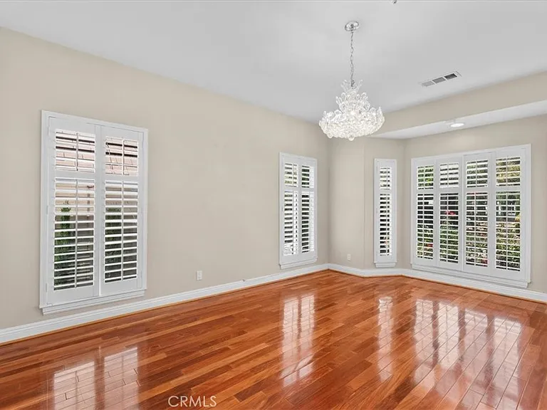 540 W 25th St — Photo 18