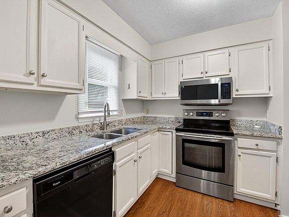 5th image of 4131 Kaplan Dr