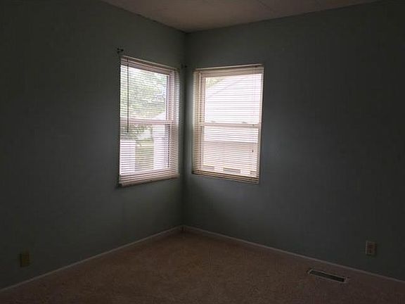5th image of 616 W Main St