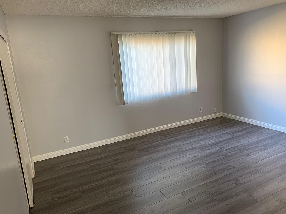 1st image of 235 Palmetto Dr