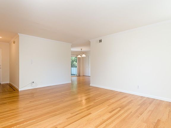 5th image of 445 Oak Grove Ave APT 12