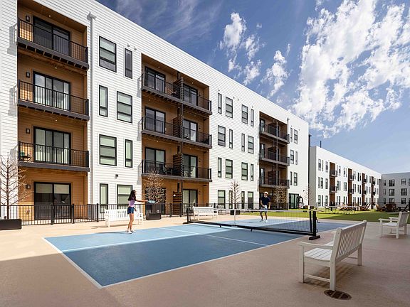 5th image of 3315 S 70th St #220