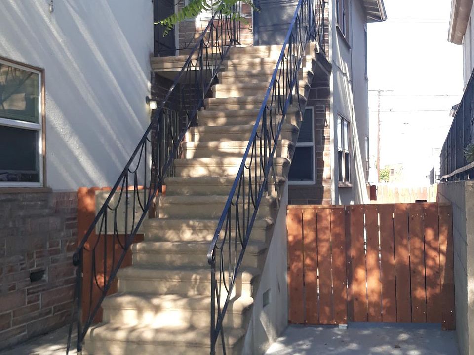1st image of 1422 N Hollywood Way