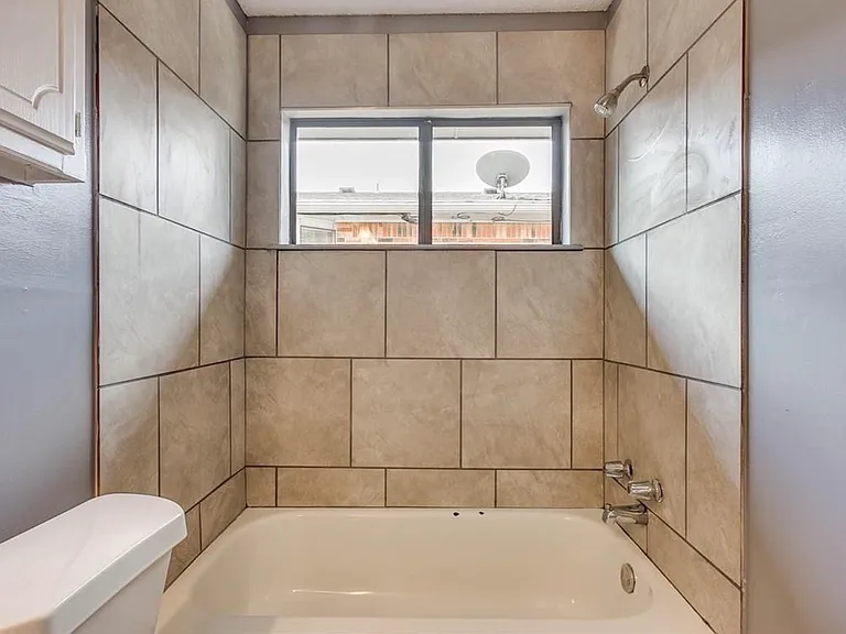 8412 Bellmon Ave — Photo 9