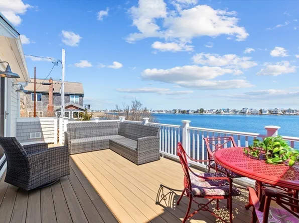 10-12 Smith St, Newbury, MA 01951