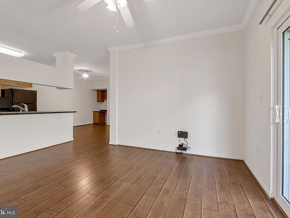 5th image of 19608 Galway Bay Cir APT 303