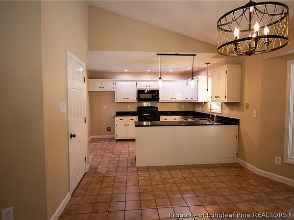 4th image of 641 Riverbirch Dr