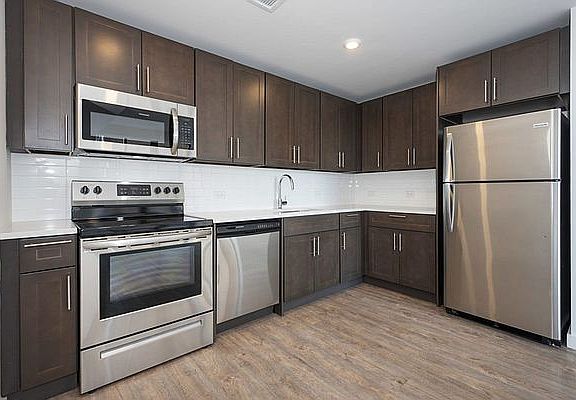 4th image of 425 W 18th St APT 18G