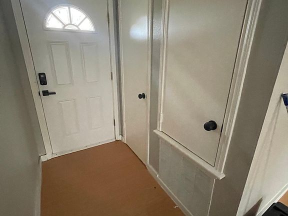 5th image of 2221 Burgundy Dr