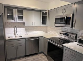 781 Village Lake Ter N APT 101B, Saint Petersburg, FL 33716