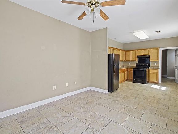 3rd image of 5433-5435 Burgundy St