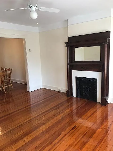 3 bed, 1.5 bath, 2400 sqft, $1,995 — Photo 4