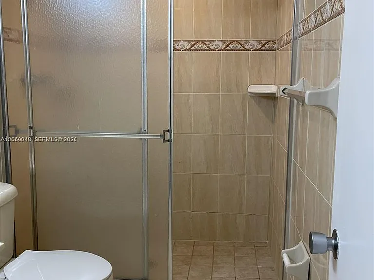 920 NE 199th St #309-3J — Photo 10