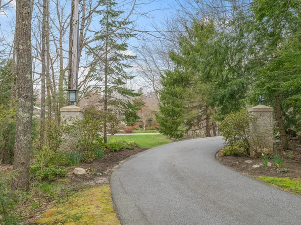 4 Manhattan Way, Falmouth, ME 04105