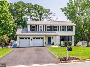 104 Magnolia Rd, Sterling, VA 20164
