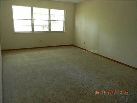 4th image of 875 Dolphin Ave