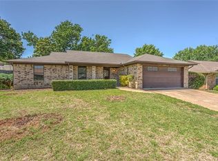 7605 Hunt Dr, North Richland Hills, TX 76182