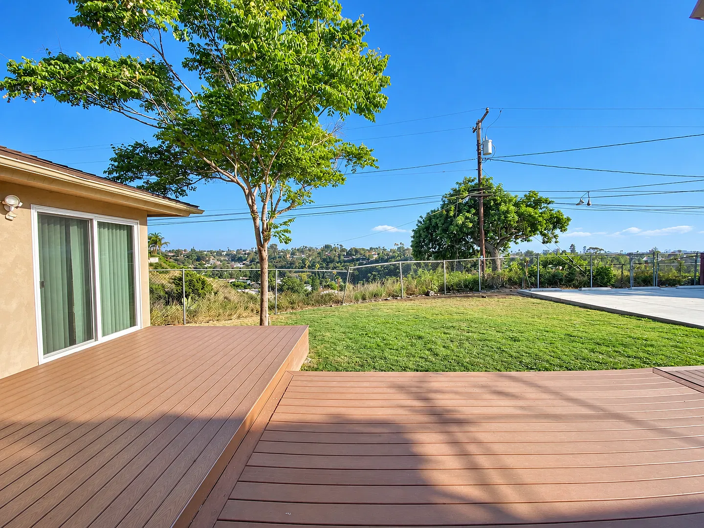 6BD/3BA, Huge Yard! Lots of Parking! — Photo 2