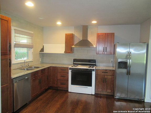 4th image of 251 Cunningham Ave