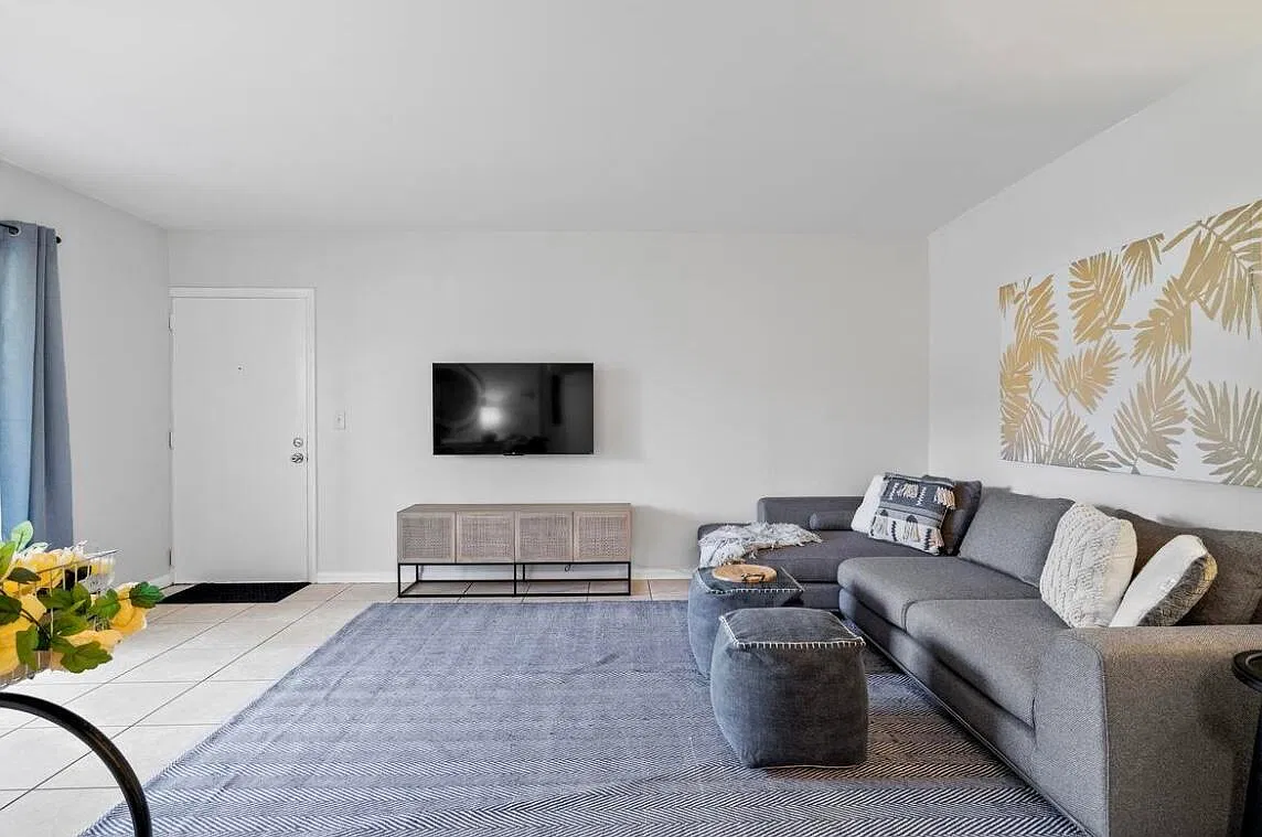 2 bed, 1.0 bath, 778 sqft, $2,000 — Photo 3