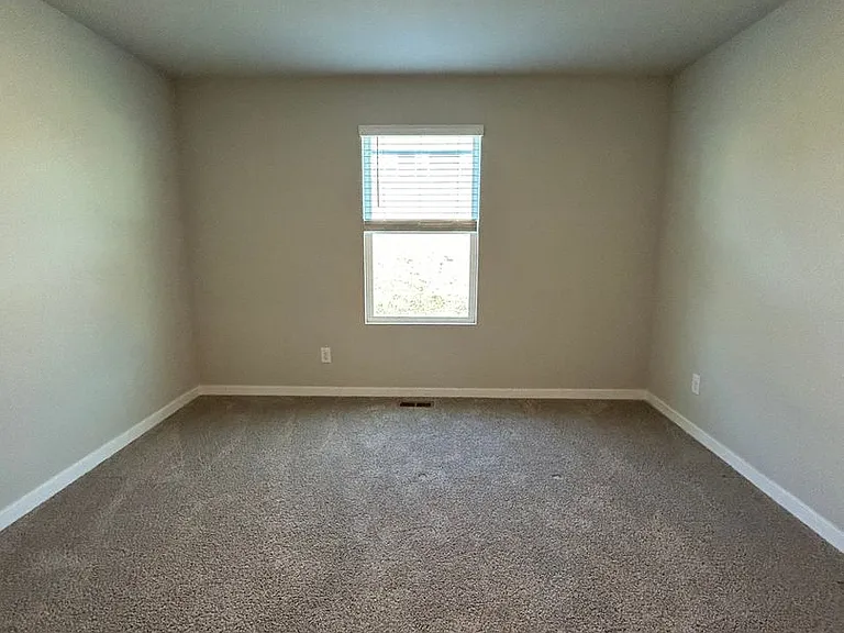 12660 S 204th Ave — Photo 15