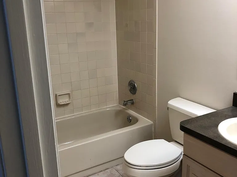 915 Sunridge Dr — Photo 16