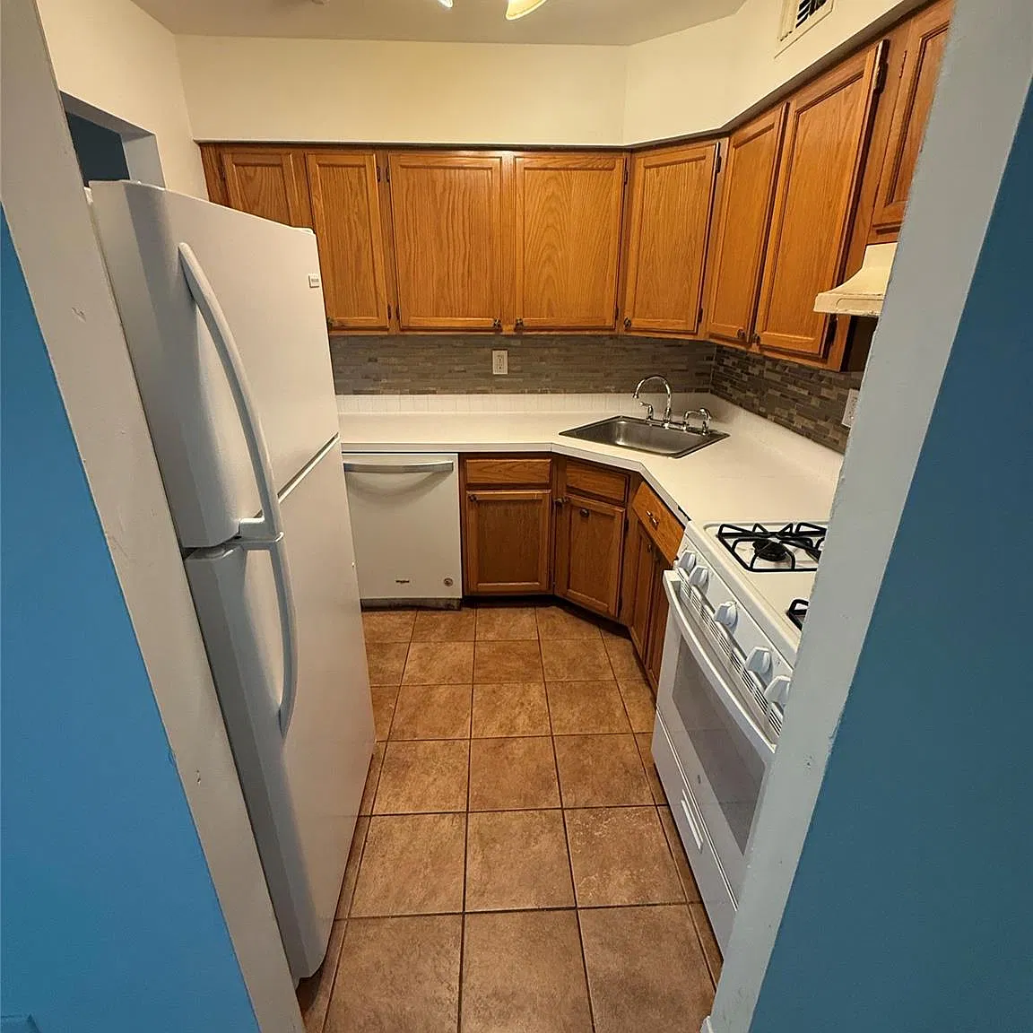 2 bed, 500 sqft, $2,600 — Photo 4