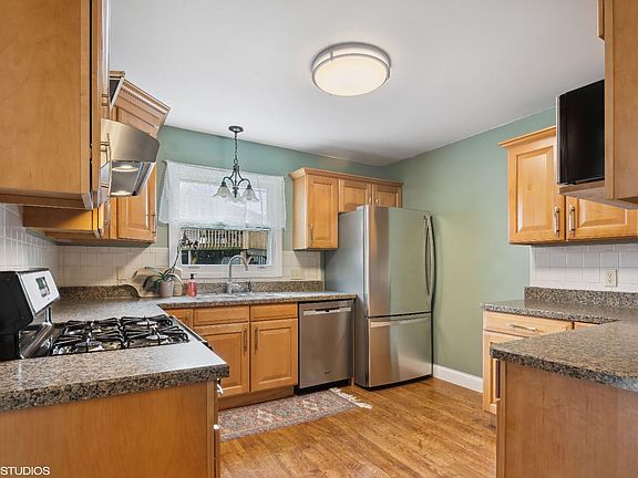 5th image of 3303 Churchview Dr