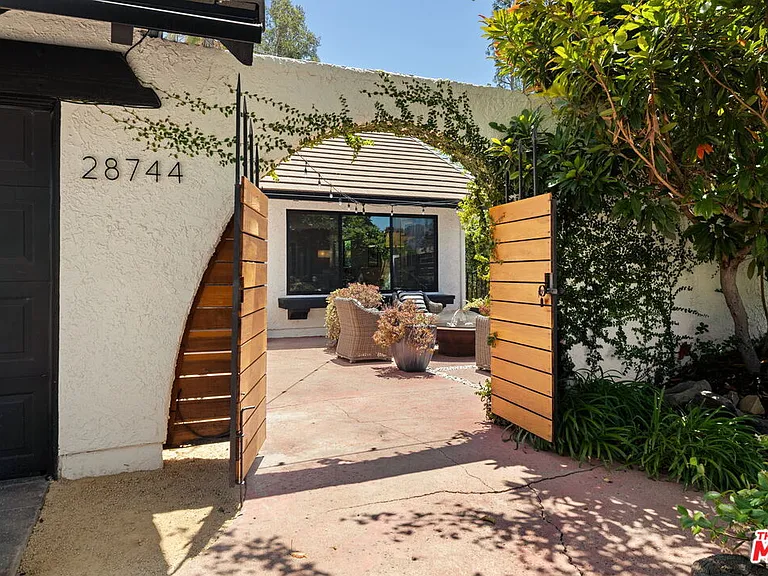 28744 Aries St — Photo 2