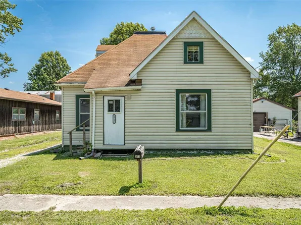 312 S Henrietta St, Staunton, IL 62088